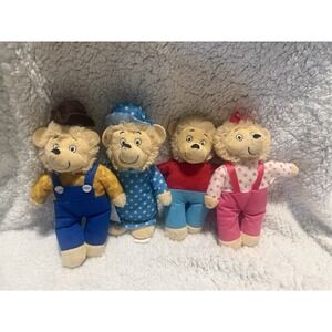 PBS Kids The Berenstain Bears Stuffed Plush Family Set Of 4